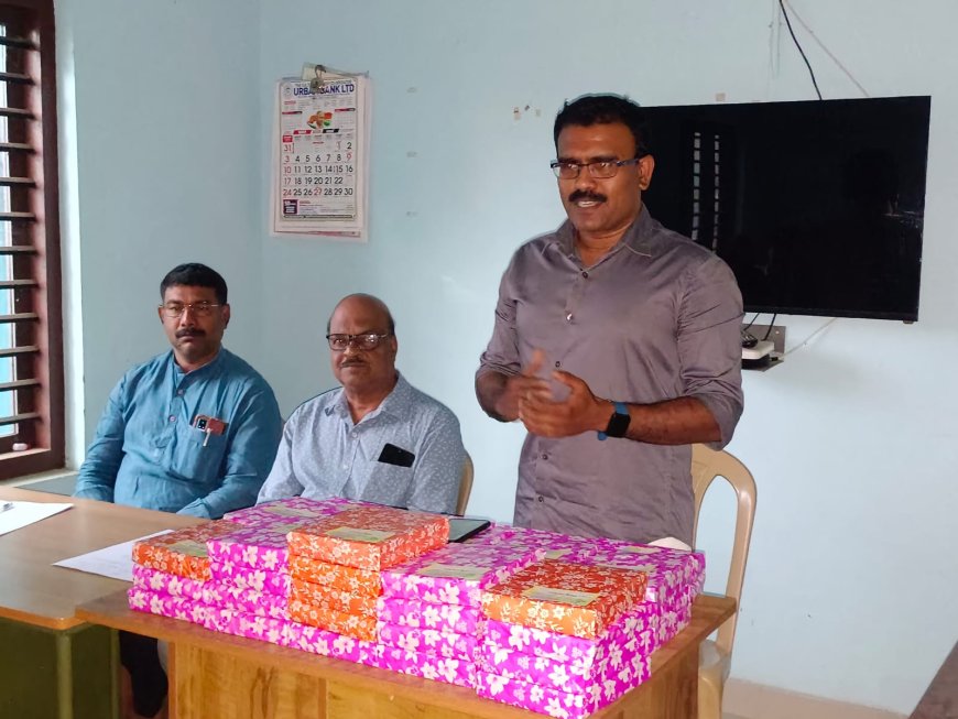 പഠനോപകരണങ്ങൾ വിതരണം ചെയതു
