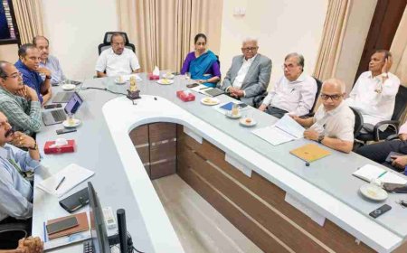 കേരളത്തെ ആഗോള സെമികണ്ടക്ടർ ഹബ്ബാക്കി മാറ്റാൻ ലക്ഷ്യമിട്ട് സംസ്ഥാന സർക്കാർ; നിക്ഷേപ സാധ്യതകൾ ചർച്ച ചെയ്യാൻ ഉന്നതതല യോഗം ചേർന്നു.