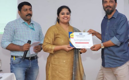 പാസ്സ്‌പോർട്ട് സേവനത്തിൽ  പാസ്സ്‌പോർട്ട് സേവനത്തിൽ
