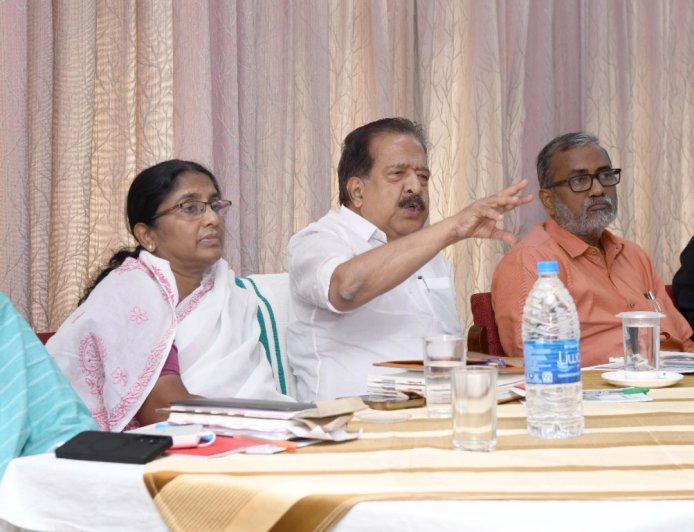 ആലപ്പുഴയുടെ കരുത്തായ കയർ മേഖലയെ തിരിച്ചുകൊണ്ടുവരാൻ പ്രായോഗിതലത്തിൽ എല്ലാ സാധ്യതകളും പരിശോധിക്കും-ആഭ്യന്തര- കയർ വകുപ്പ് മന്ത്രി രമേശ് ചെന്നിത്തല 