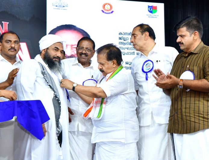 ലഹരി മാഫിയയുമായി ചർച്ചയില്ല, മാഫിയയുടെ ഉന്മൂലനം മാത്രം ലക്ഷ്യമെന്ന് ആഭ്യന്തരമന്ത്രി രമേശ് ചെന്നിത്തല