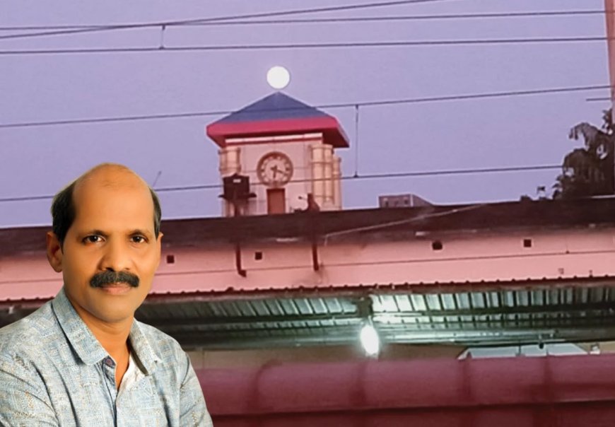 കോഴിക്കോട് റെയിൽവേ സ്റ്റേഷനിലെ ക്ലോക്ക് ടവർ ചിത്രം, കൗതുക കാഴ്ച നൽകുന്ന ചരിത്രാവശേഷിപ്പായി..