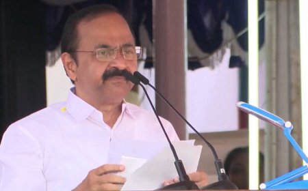 ഇന്ത്യയെന്ന വികാരം മനസ്സിൽ സൂക്ഷിച്ചു പുതുയുഗ കേരളത്തിനായി മുന്നേറാം: മുഖ്യമന്ത്രി വി ഡി സതീശൻ