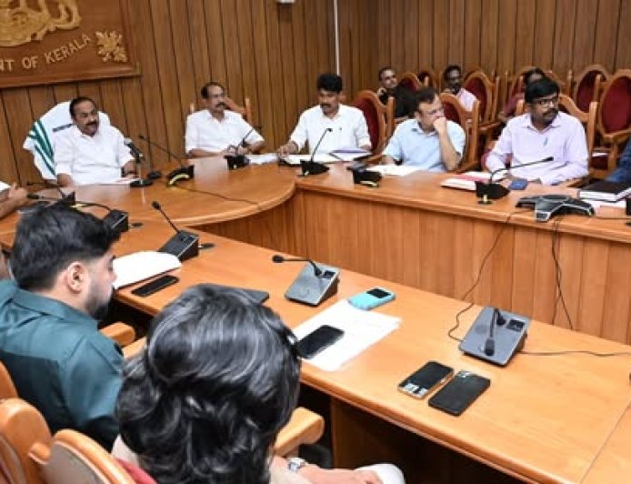 'കേരള ഫ്ലഡ് റെസിലിയൻസ് ഇനിഷ്യേറ്റീവ്' പദ്ധതിയുടെ സമഗ്ര രൂപരേഖ ,വിദഗ്ധ സംഘം അവതരിപ്പിച്ചു.