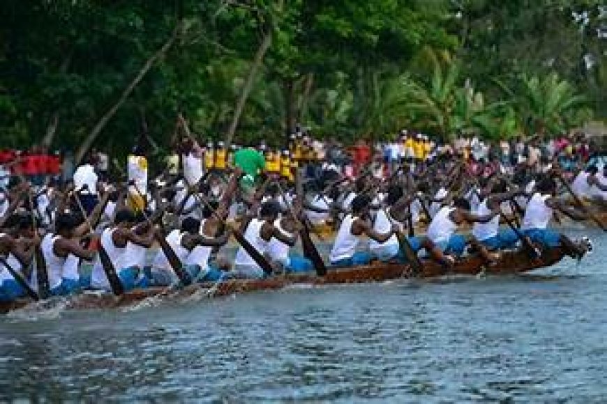 കലാരൂപങ്ങളും വാദ്യമേളങ്ങളുമായി ആലപ്പുഴ നഗരം; നെഹ്റു ട്രോഫി വള്ളംകളിക്ക് മുന്നോടിയായി വർണ്ണാഭമായ സാംസ്കാരിക ഘോഷയാത്ര
