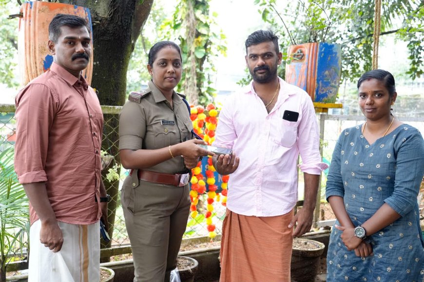 മൊബൈൽ ഫോൺ നഷ്ടപ്പെട്ടയാൾക്ക്  ഒരുമാസത്തിനുള്ളിൽ  കണ്ടെത്തി നൽകി എരുമേലി പോലീസ്