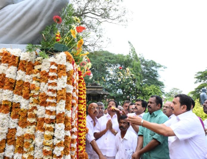 ഗുരുദർശനങ്ങളുടെ പ്രസക്തി വർധിച്ച കാലം: കെ മുരളീധരൻ