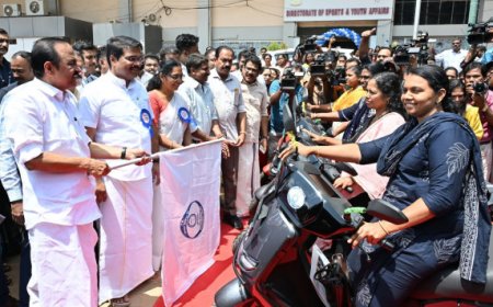 ‘ഷീ സ്‌കൂട്ടർ’ പദ്ധതി; മത്സ്യത്തൊഴിലാളി വനിതകള്‍ക്ക് ഇലക്ട്രിക് സ്‌കൂട്ടര്‍